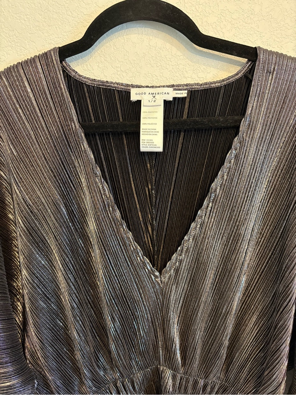 Good American Metallic Plissé Peplum Top Chrome Silver Pleated Blouse Size 1/2 - Picture 10 of 16
